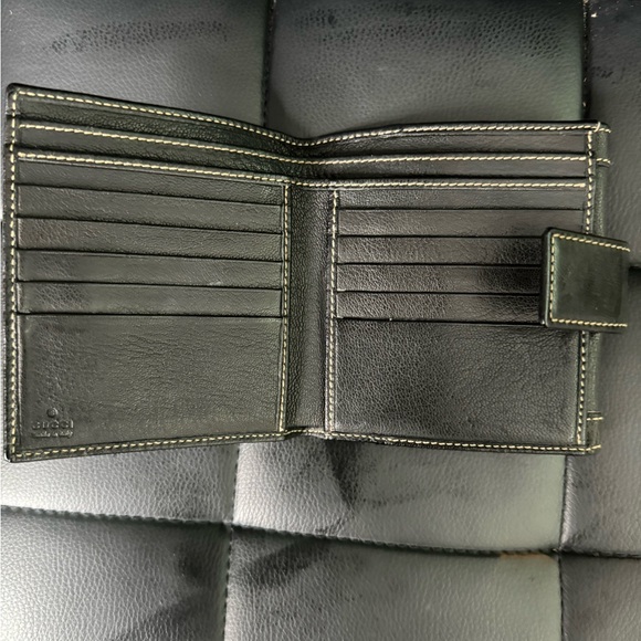 Gucci Capri French Flap Wallet - Picture 3 of 10